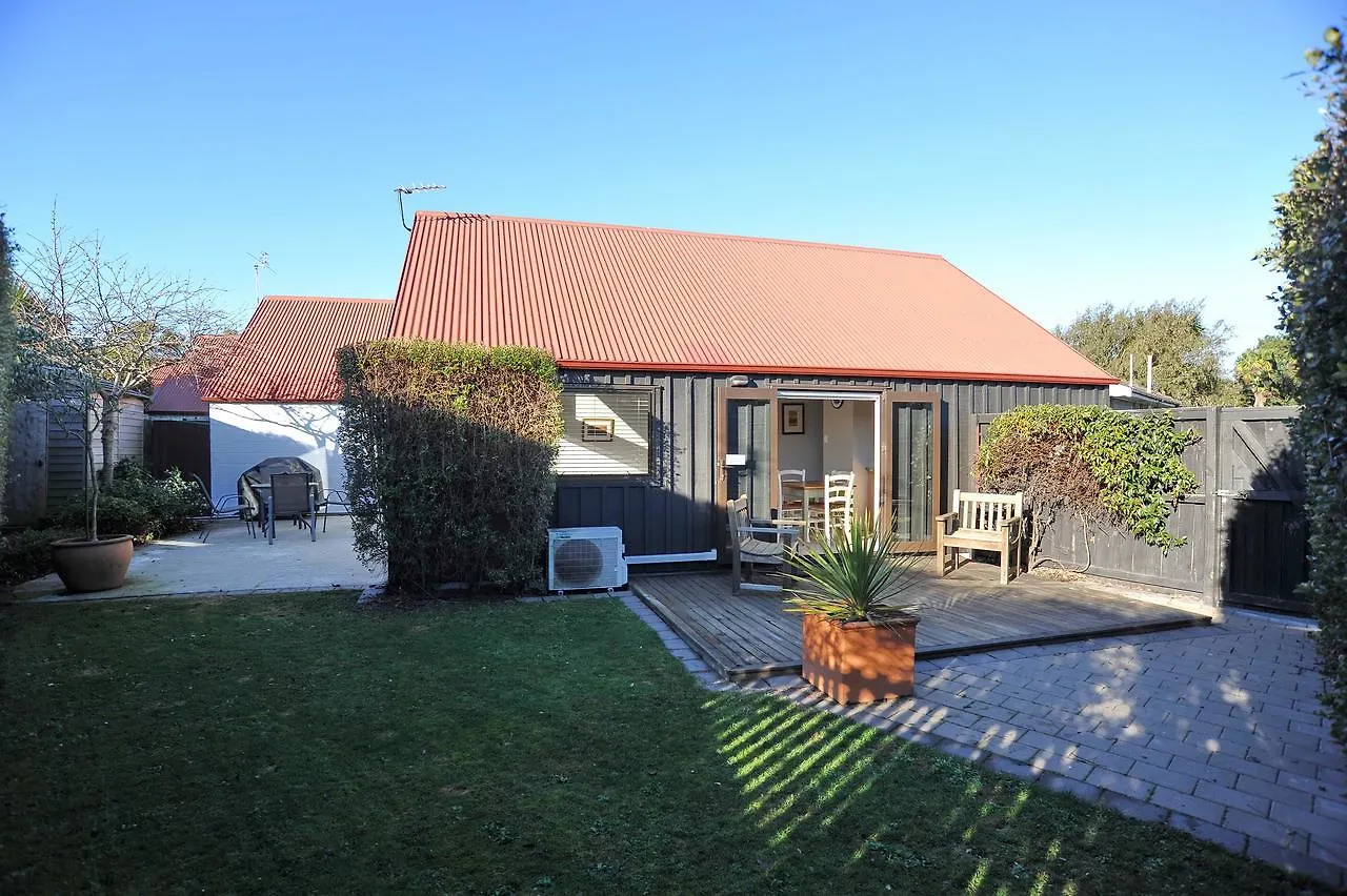 Gordon Villa 1 - Christchurch Holiday Homes