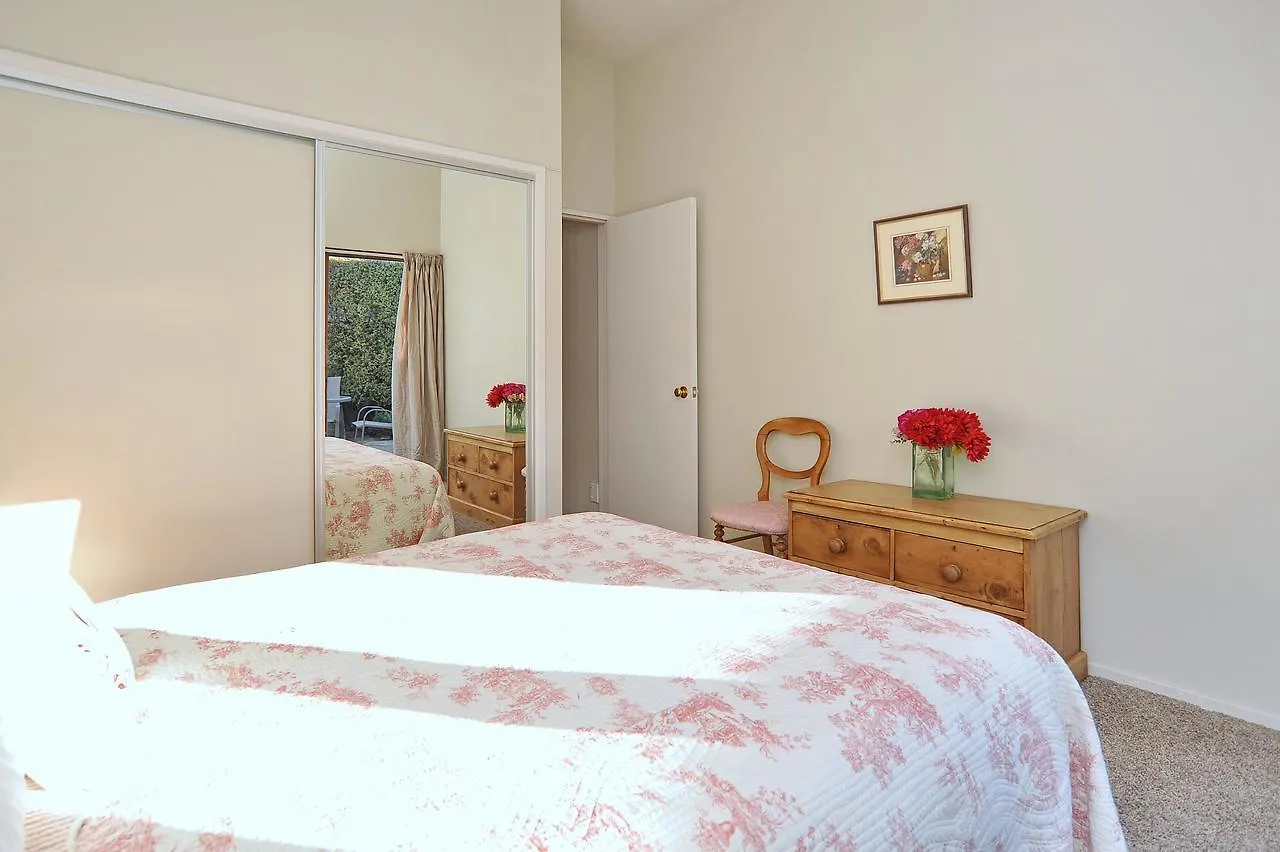 Gordon Villa 1 - Christchurch Holiday Homes